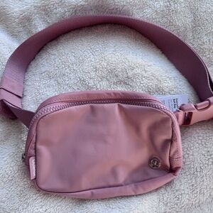 Lululemon Everywhere Belt Bag 1L ，Pink Pastel